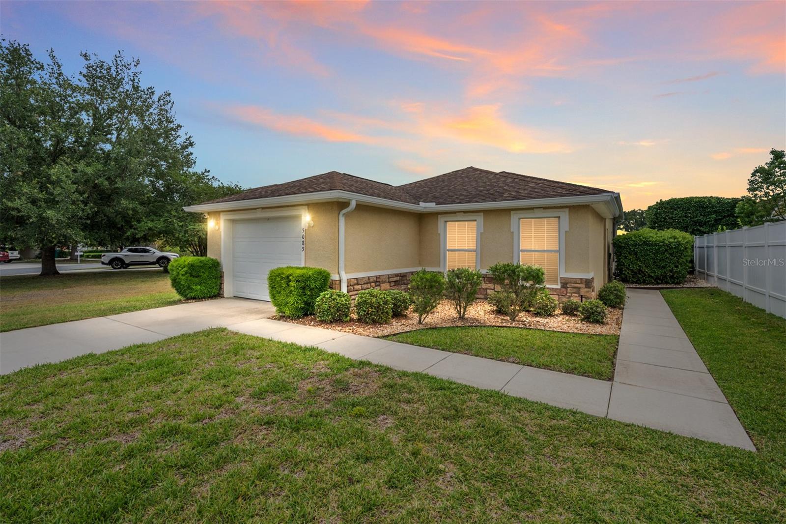 Single Family Residence em OXFORD, FL - Daniel Dourado