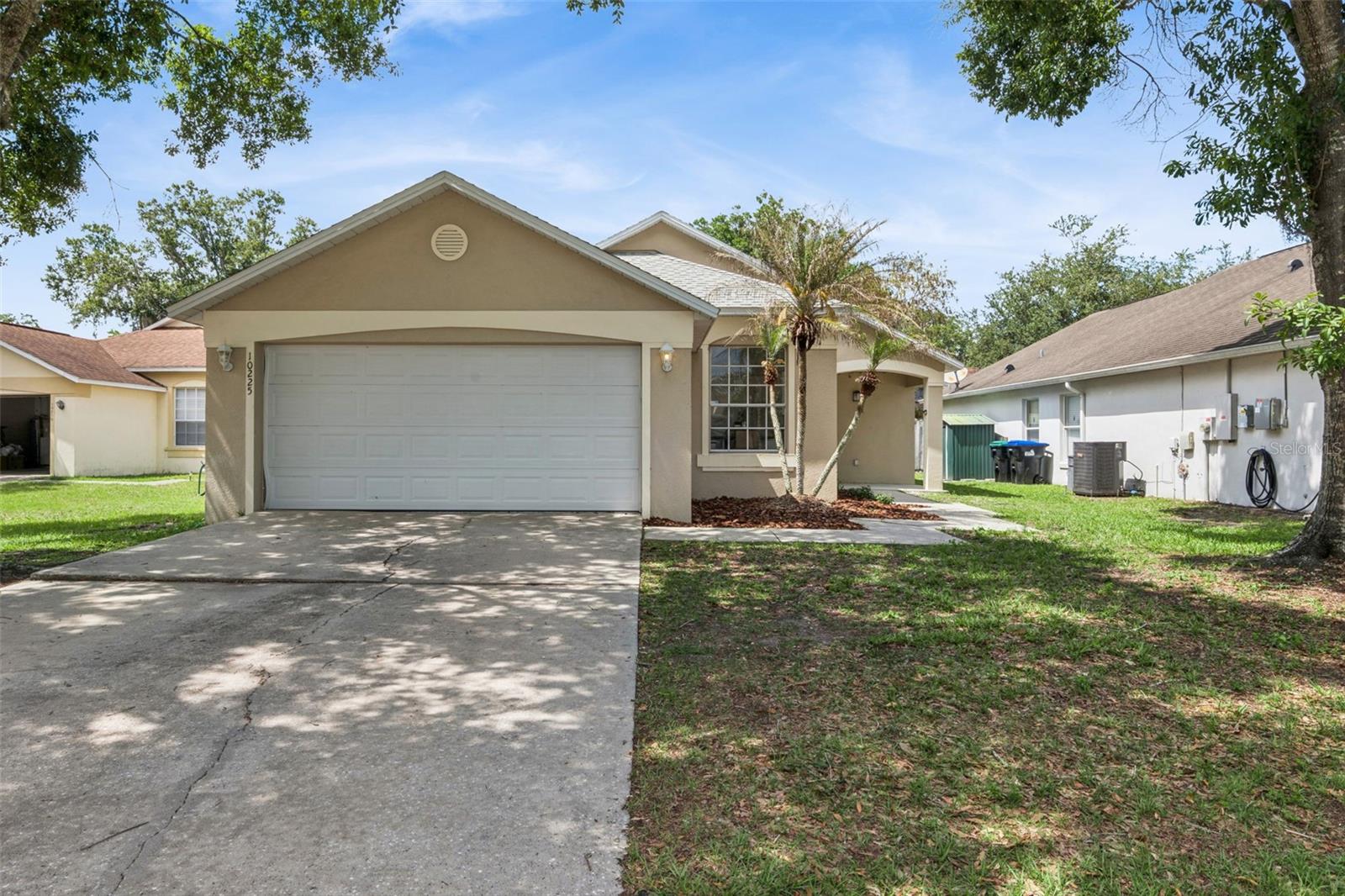 Single Family Residence in ORLANDO, FL - Daniel Dourado