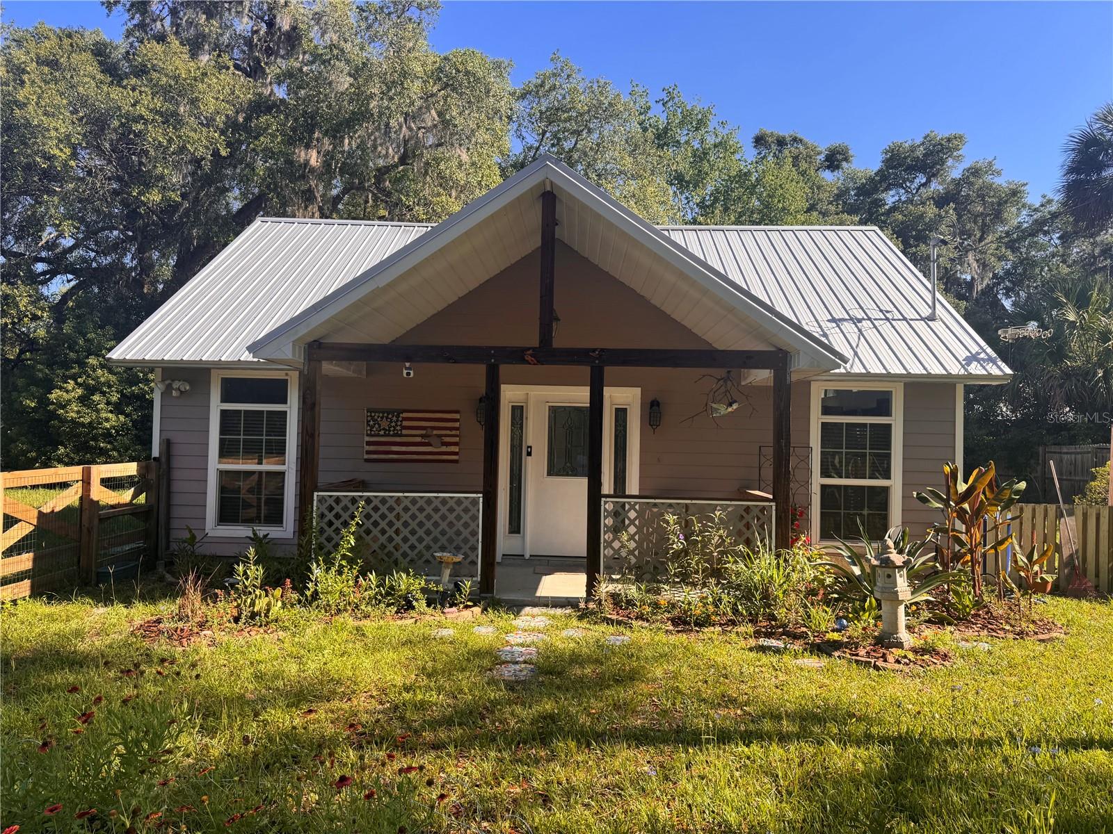 Single Family Residence em MELROSE, FL - Daniel Dourado