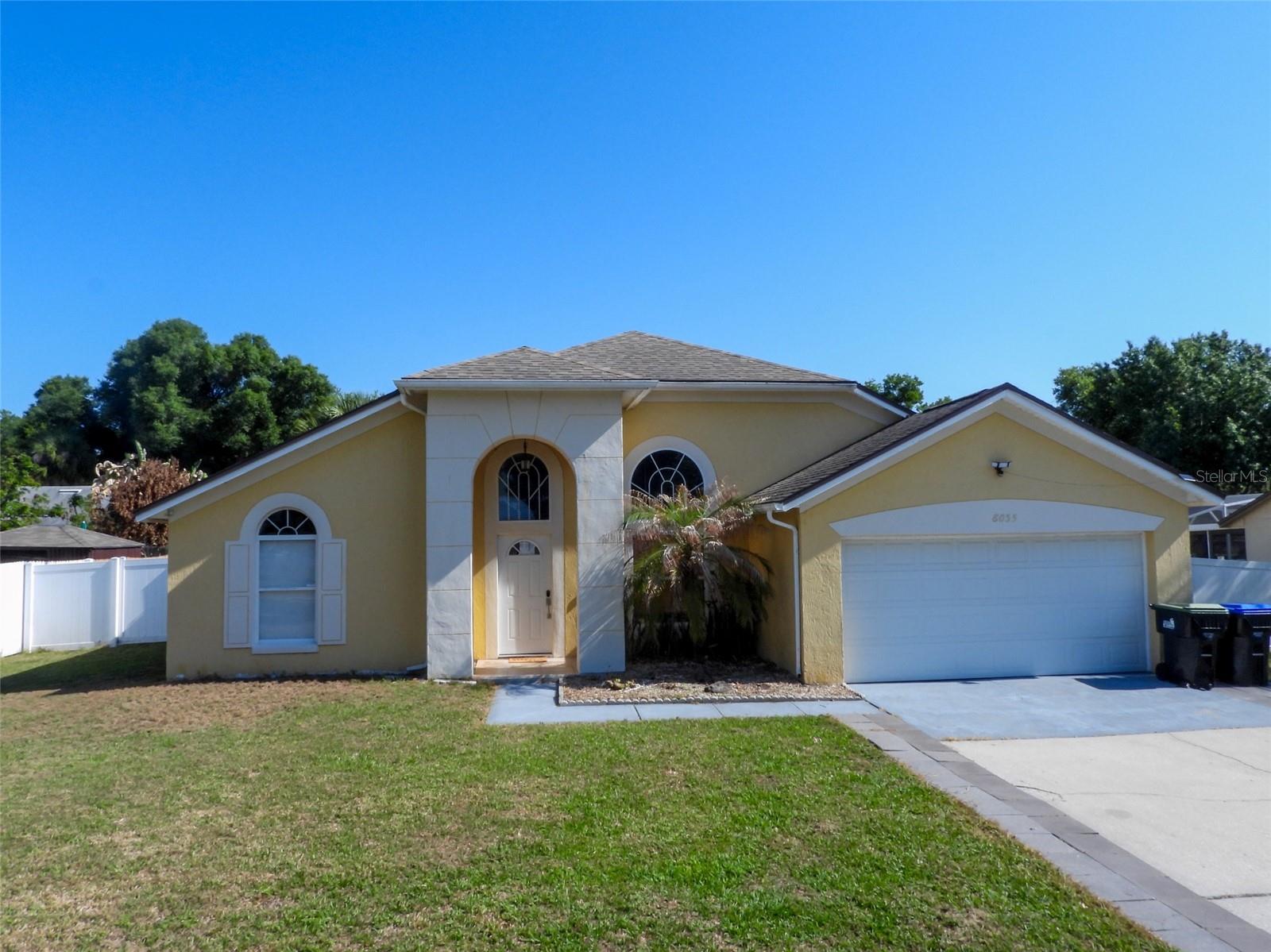 Single Family Residence in ORLANDO, FL - Daniel Dourado