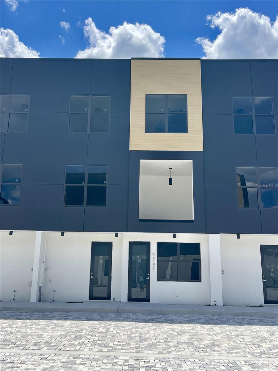 Townhouse in TAMPA, FL - Daniel Dourado