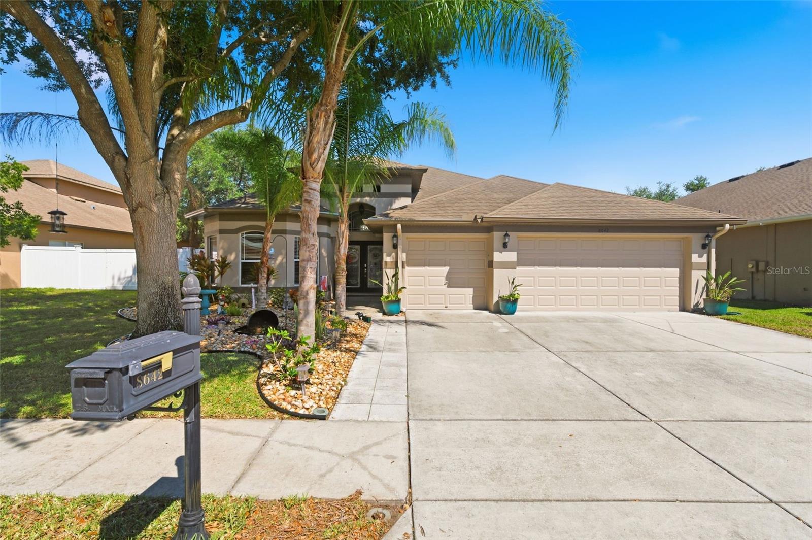 Single Family Residence in NEW PORT RICHEY, FL - Daniel Dourado