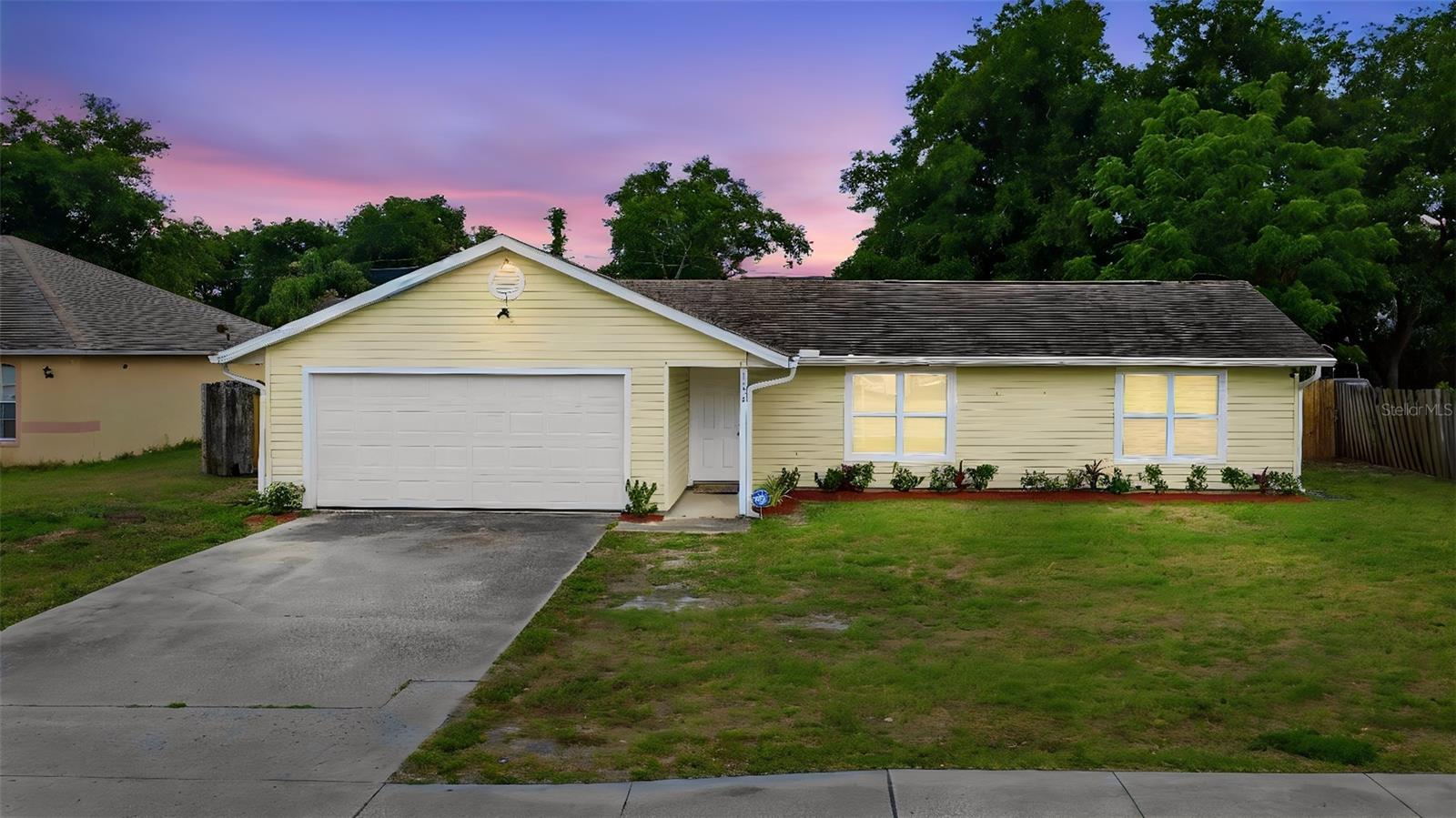 Single Family Residence in DELTONA, FL - Daniel Dourado