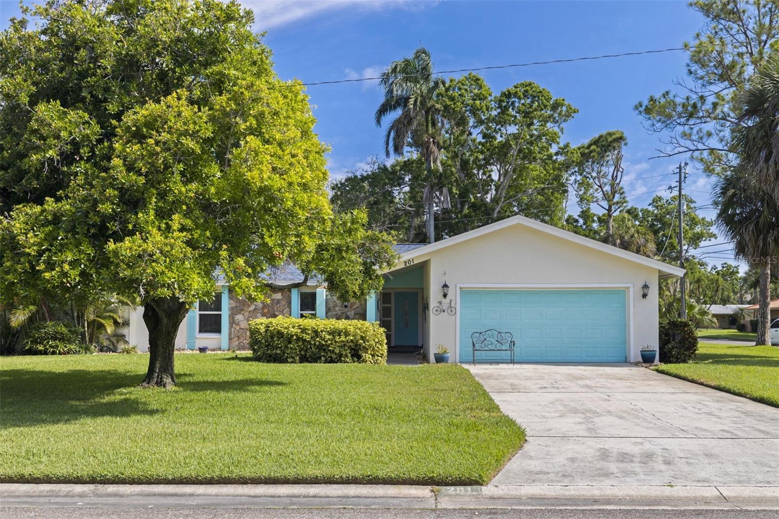Single Family Residence em ST PETERSBURG, FL - Daniel Dourado