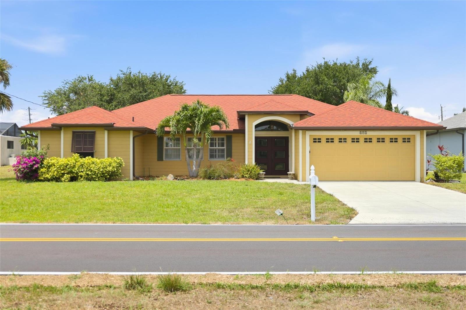 Single Family Residence in ROTONDA WEST, FL - Daniel Dourado