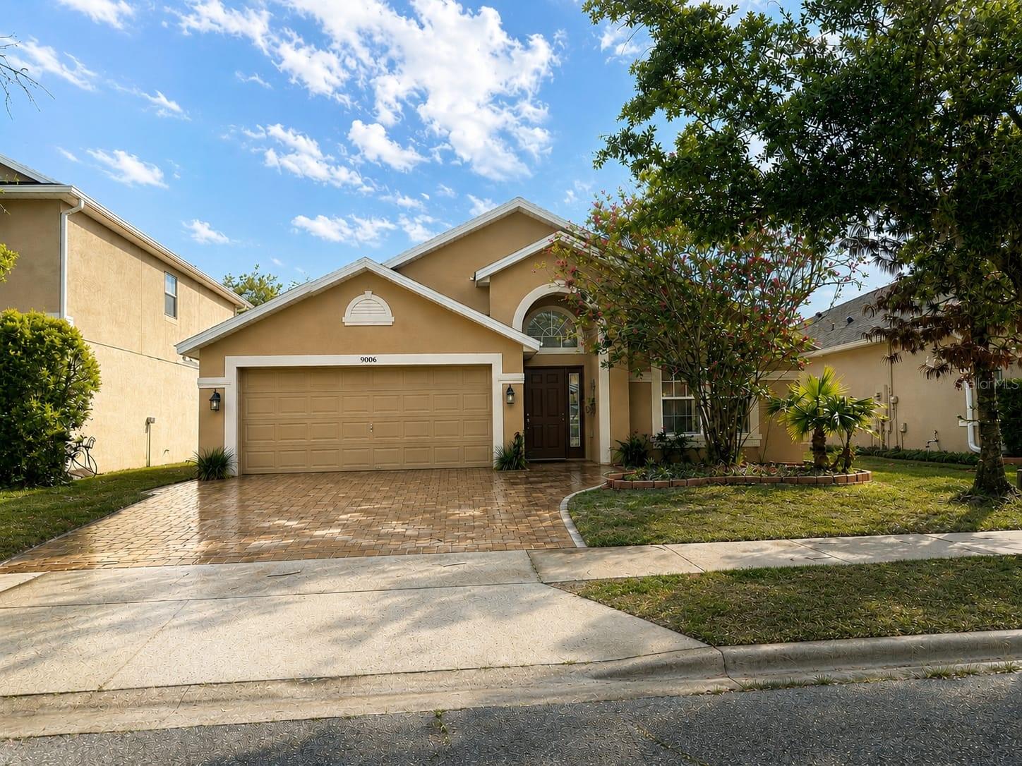 Single Family Residence in ORLANDO, FL - Daniel Dourado