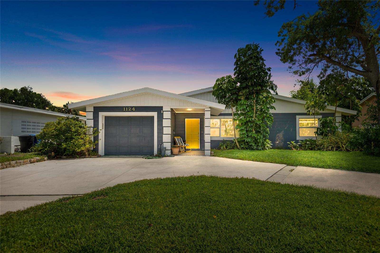 Single Family Residence em ST PETERSBURG, FL - Daniel Dourado