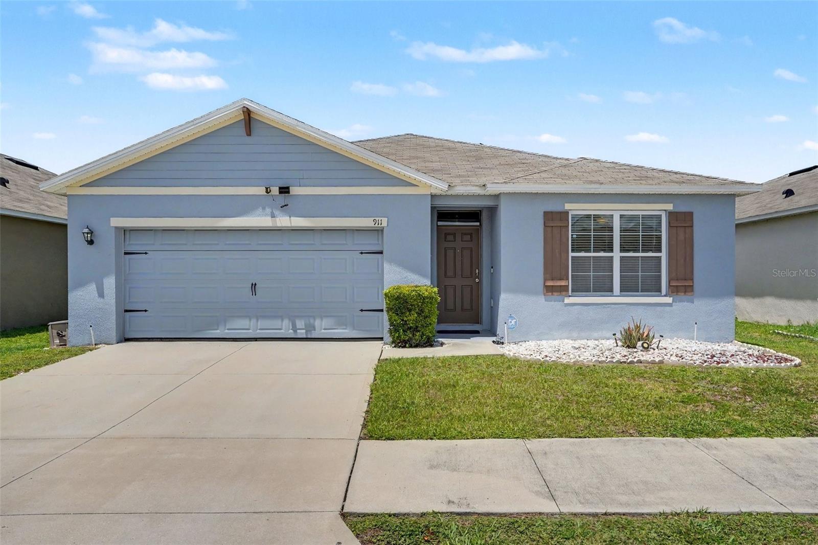 Single Family Residence in AUBURNDALE, FL - Daniel Dourado