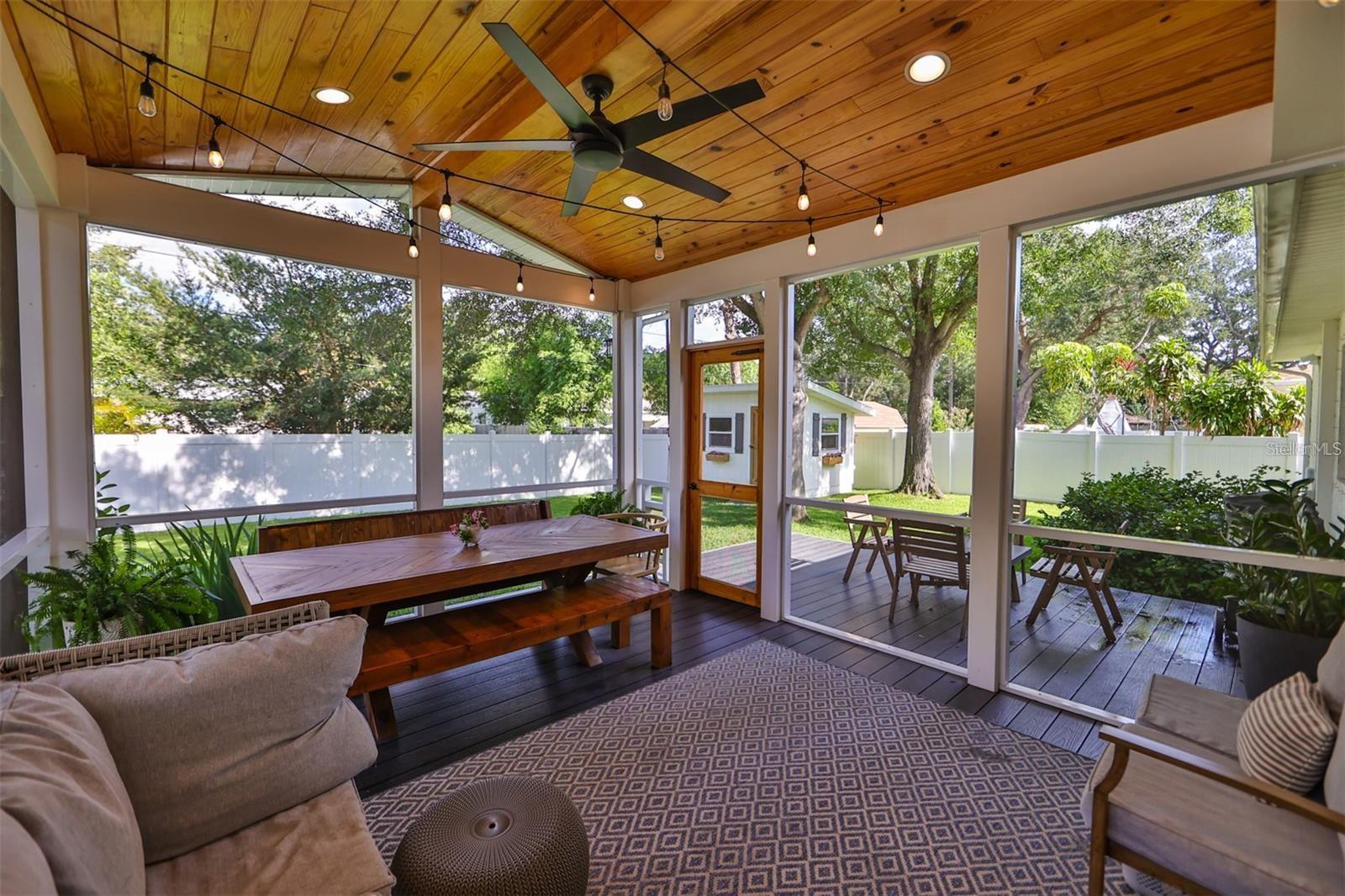 Single Family Residence em ST PETERSBURG, FL - Daniel Dourado