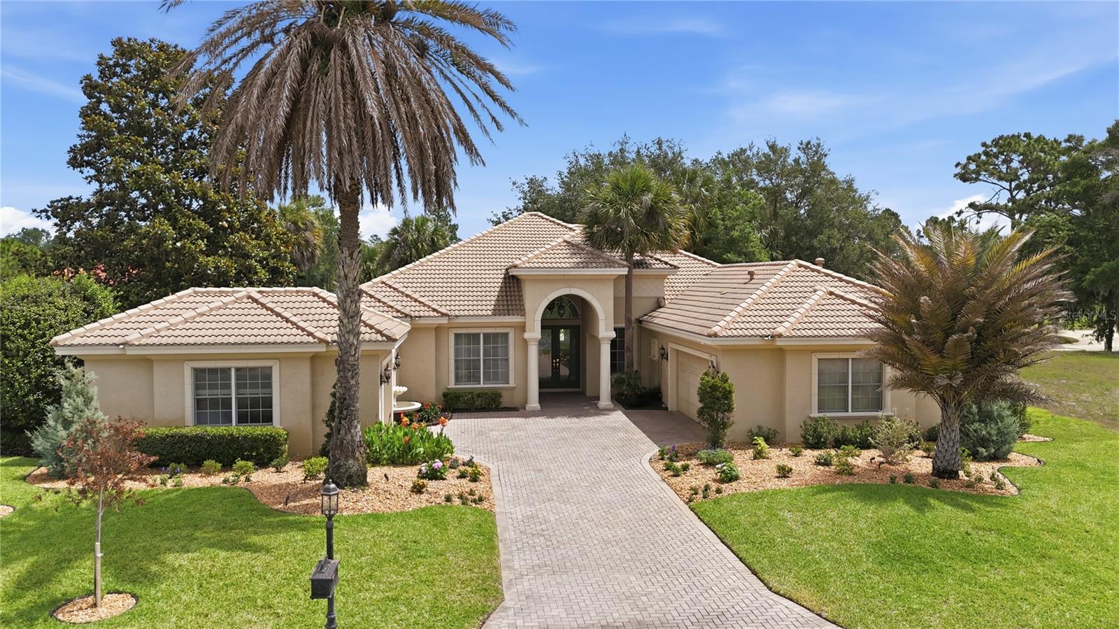 Single Family Residence in DUNNELLON, FL - Daniel Dourado