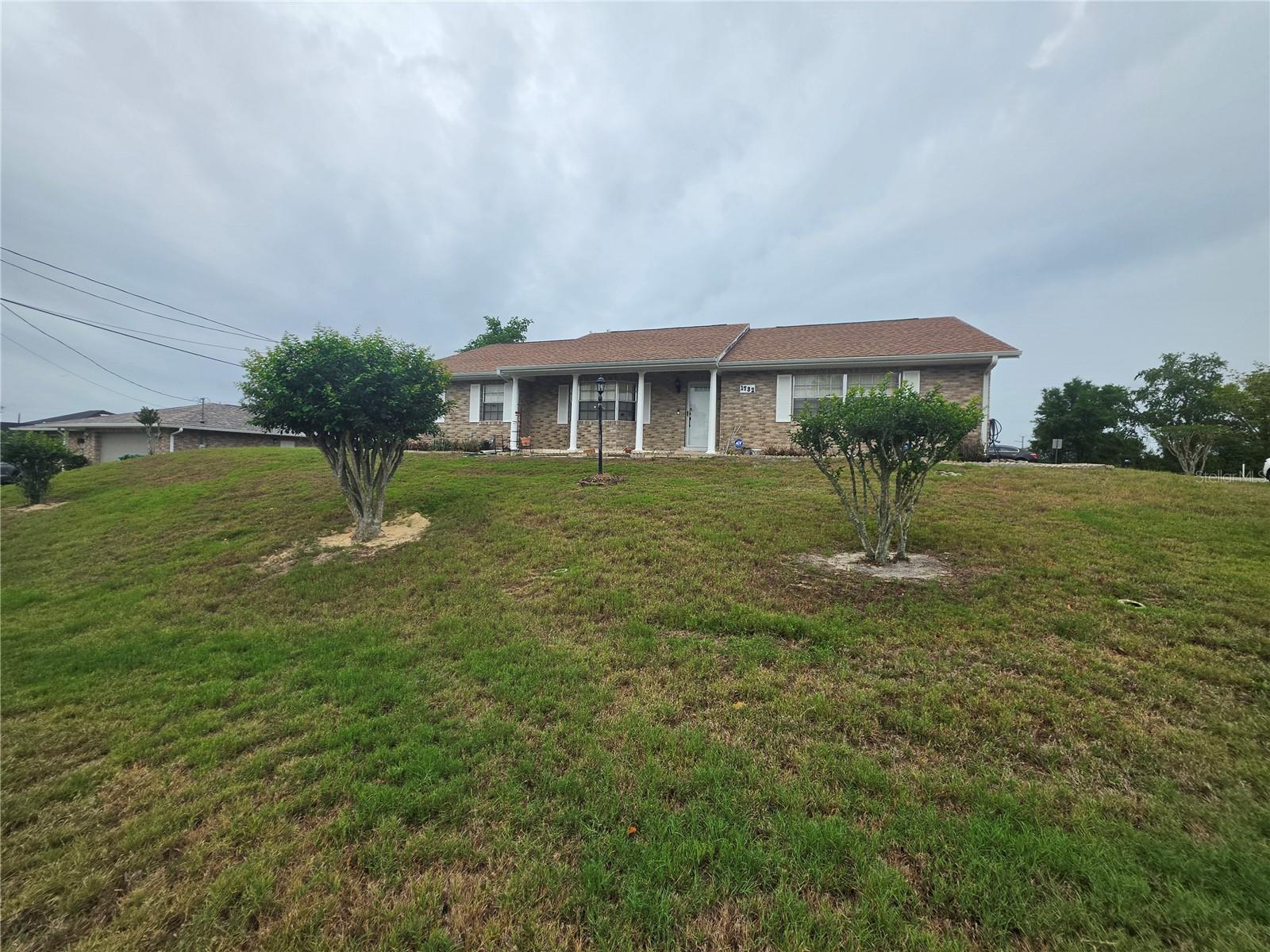 Single Family Residence in DELTONA, FL - Daniel Dourado