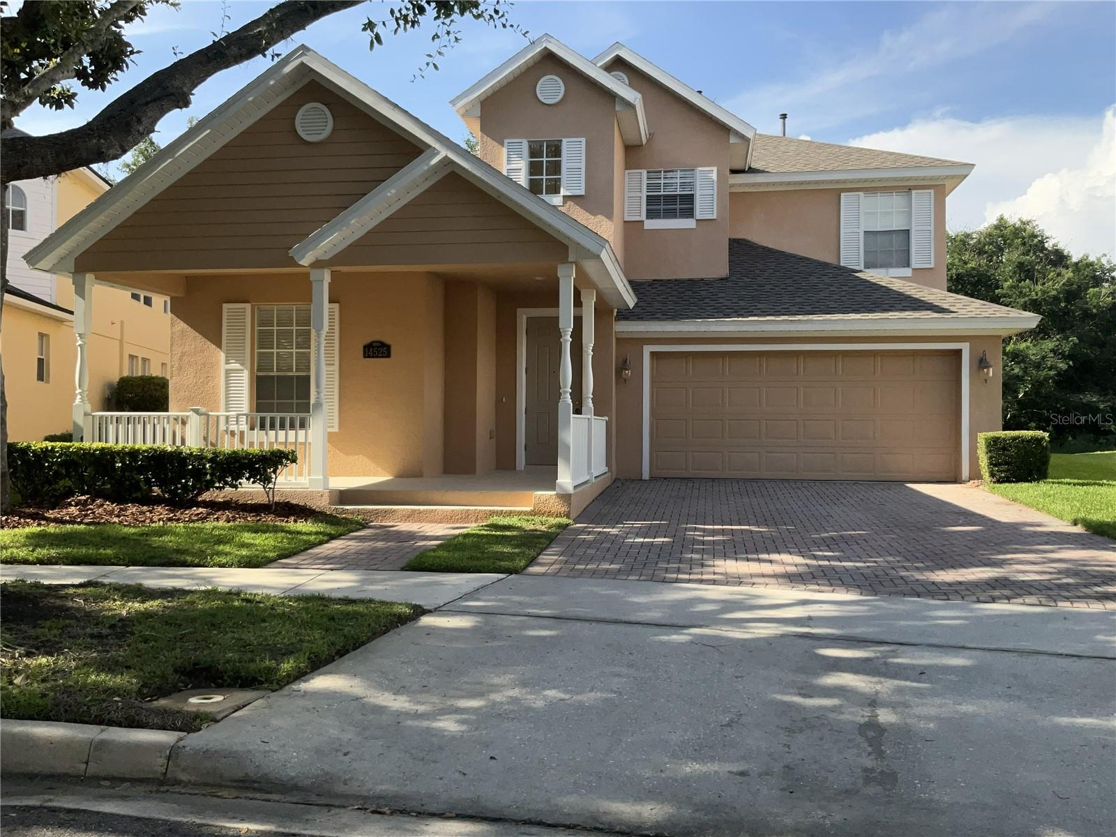 Single Family Residence in WINTER GARDEN, FL - Daniel Dourado