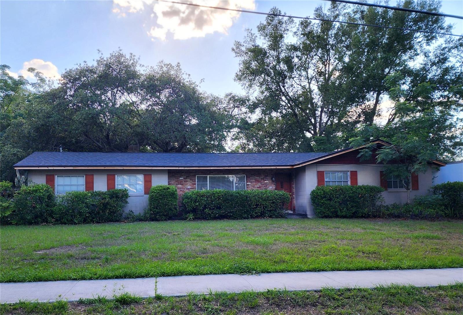 Single Family Residence in ALTAMONTE SPRINGS, FL - Daniel Dourado
