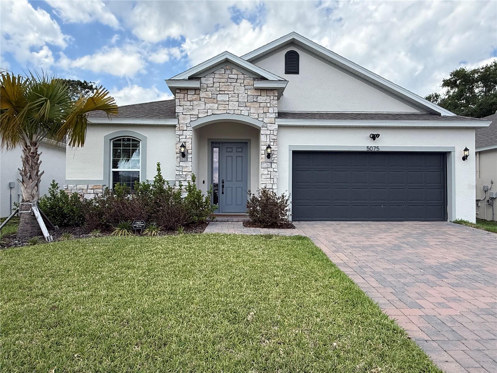 Single Family Residence in DELAND, FL - Daniel Dourado