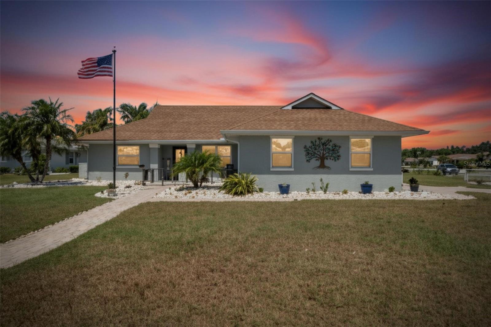 Single Family Residence in SUN CITY CENTER, FL - Daniel Dourado
