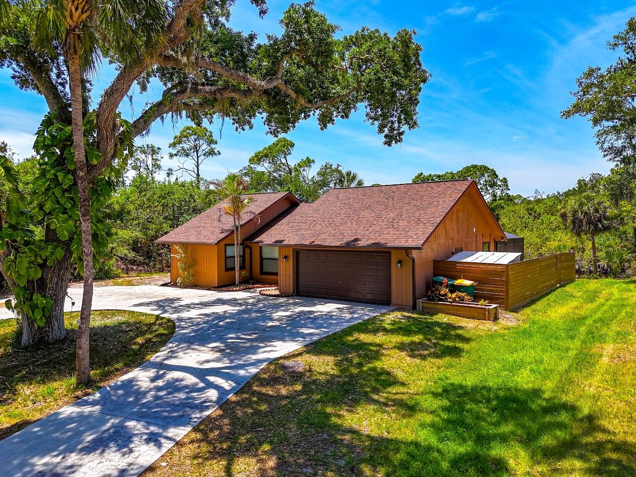 Single Family Residence in PORT CHARLOTTE, FL - Daniel Dourado