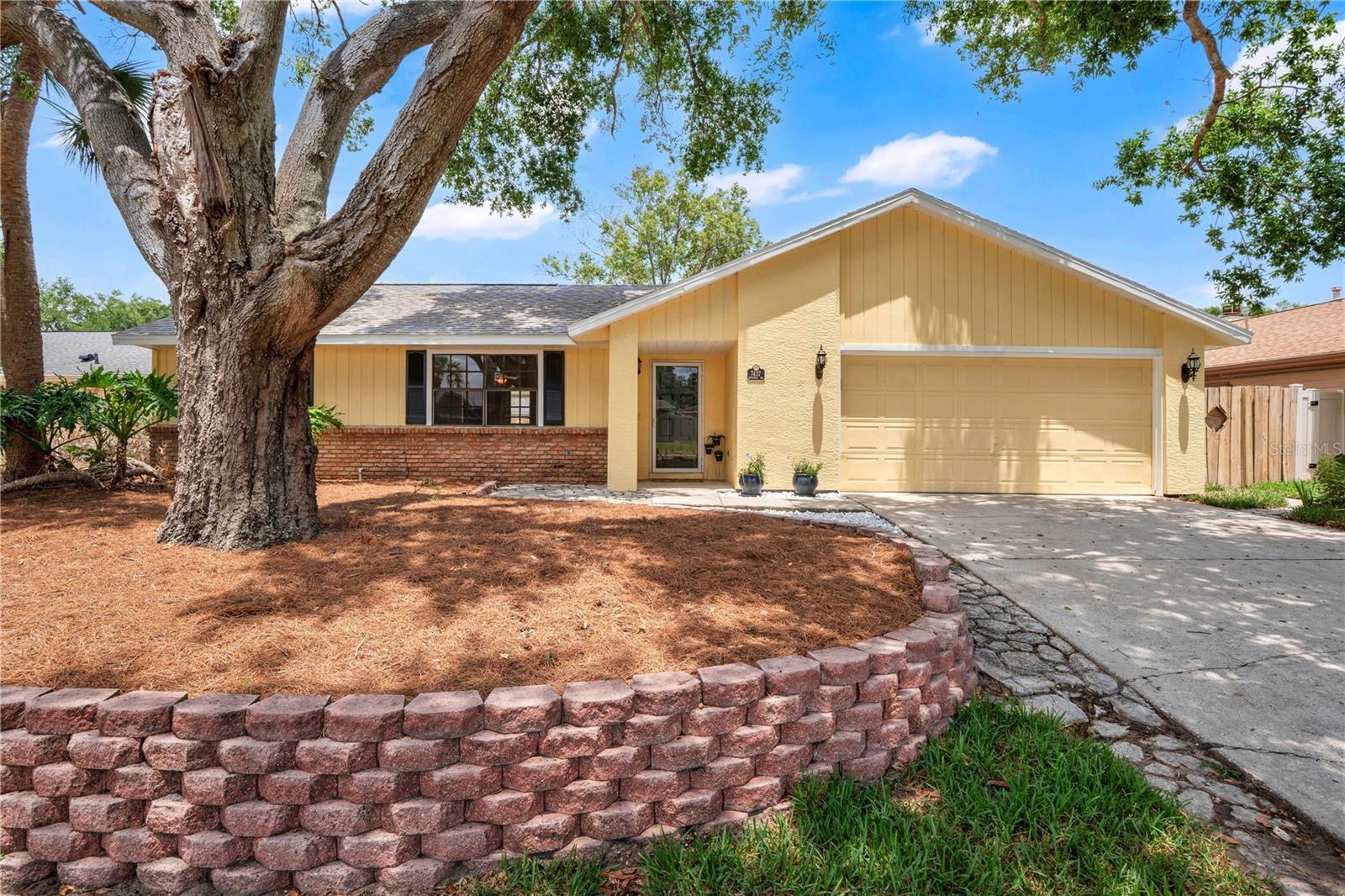 Single Family Residence in ORLANDO, FL - Daniel Dourado