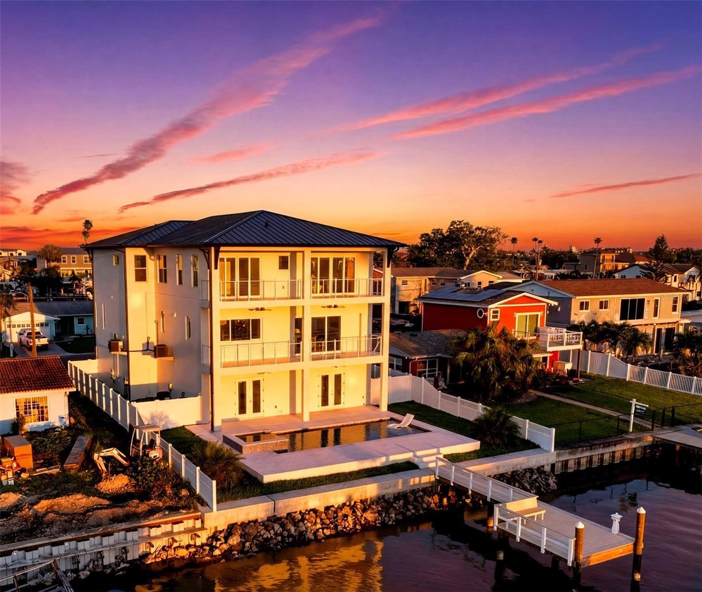 Single Family Residence em MADEIRA BEACH, FL - Daniel Dourado