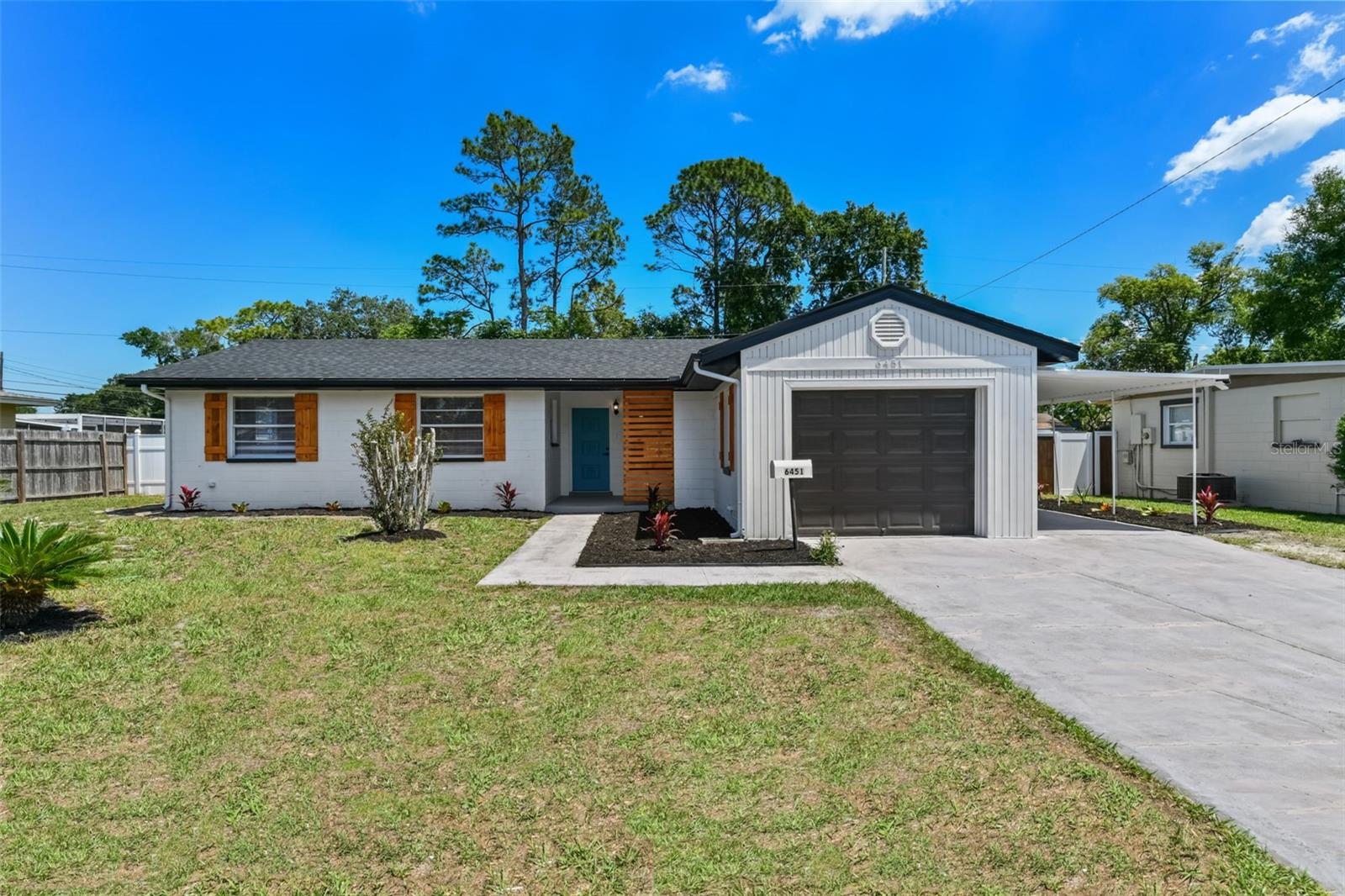 Single Family Residence in ORLANDO, FL - Daniel Dourado