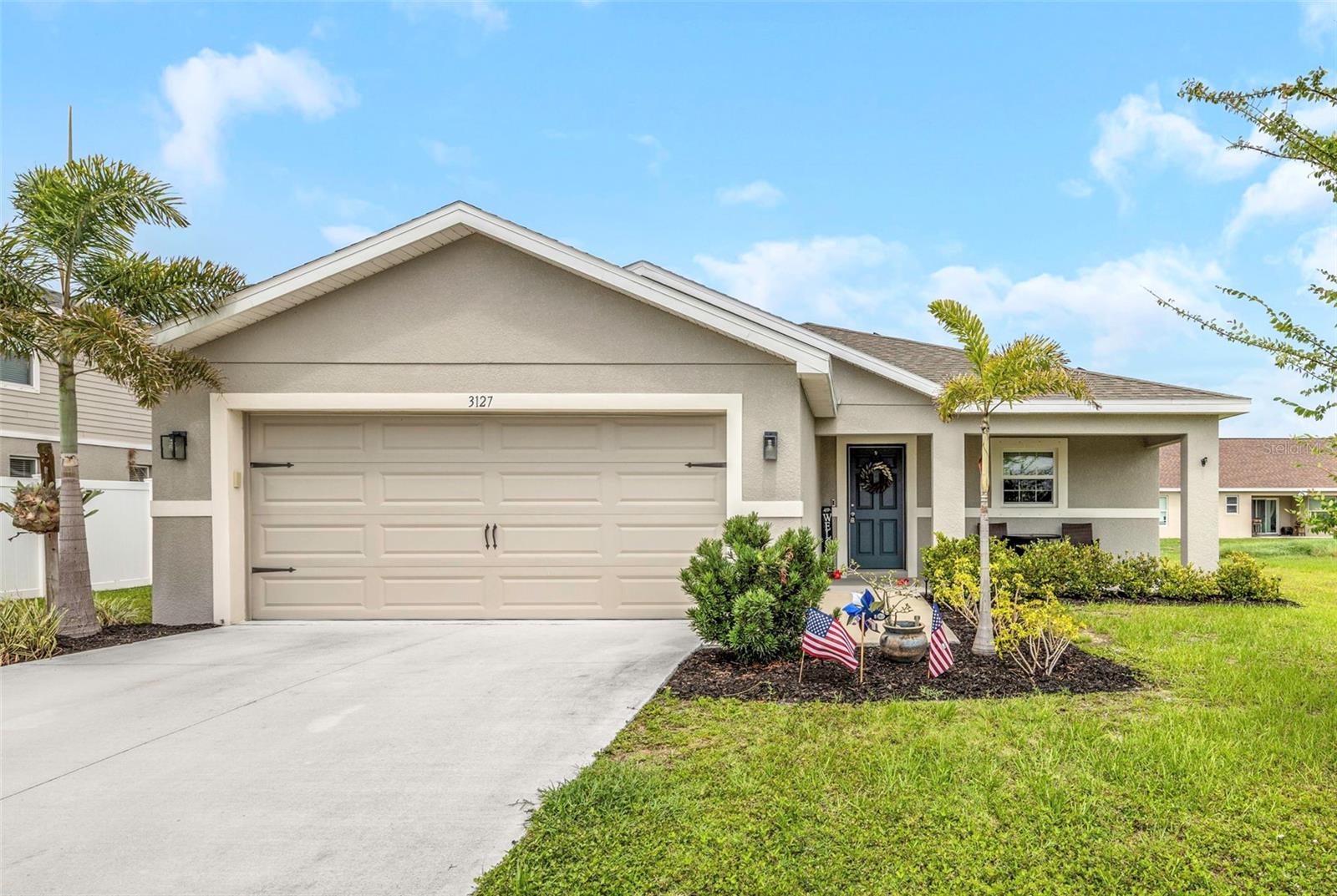 Single Family Residence in PALMETTO, FL - Daniel Dourado