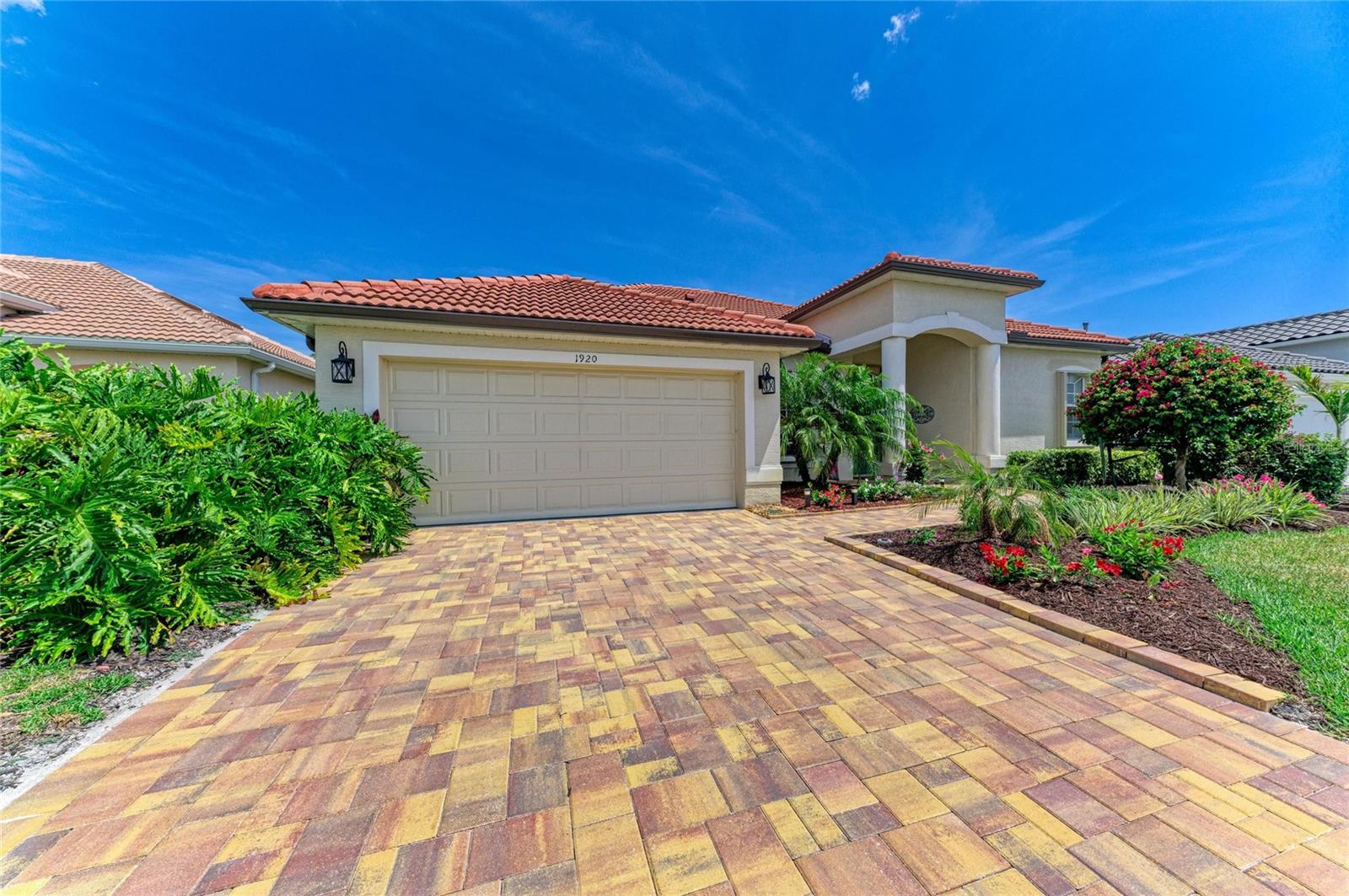 Single Family Residence in NORTH PORT, FL - Daniel Dourado