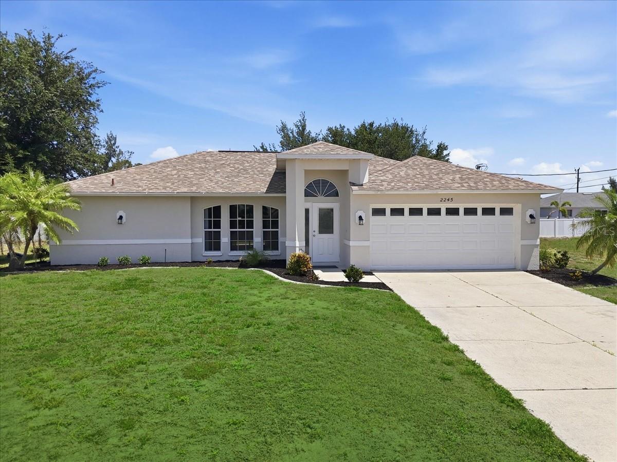 Single Family Residence in CAPE CORAL, FL - Daniel Dourado