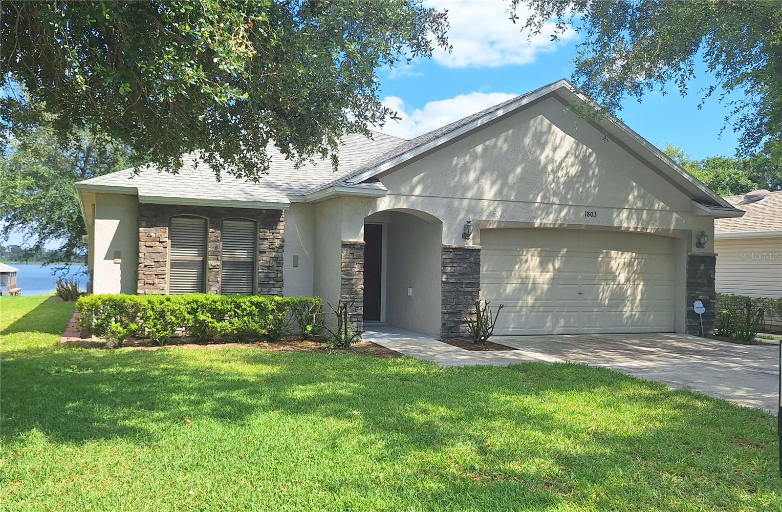 Single Family Residence em TAVARES, FL - Daniel Dourado