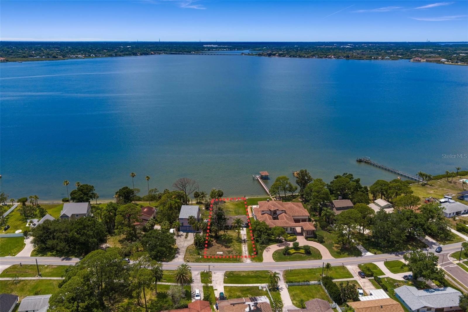 Single Family Residence em OLDSMAR, FL - Daniel Dourado