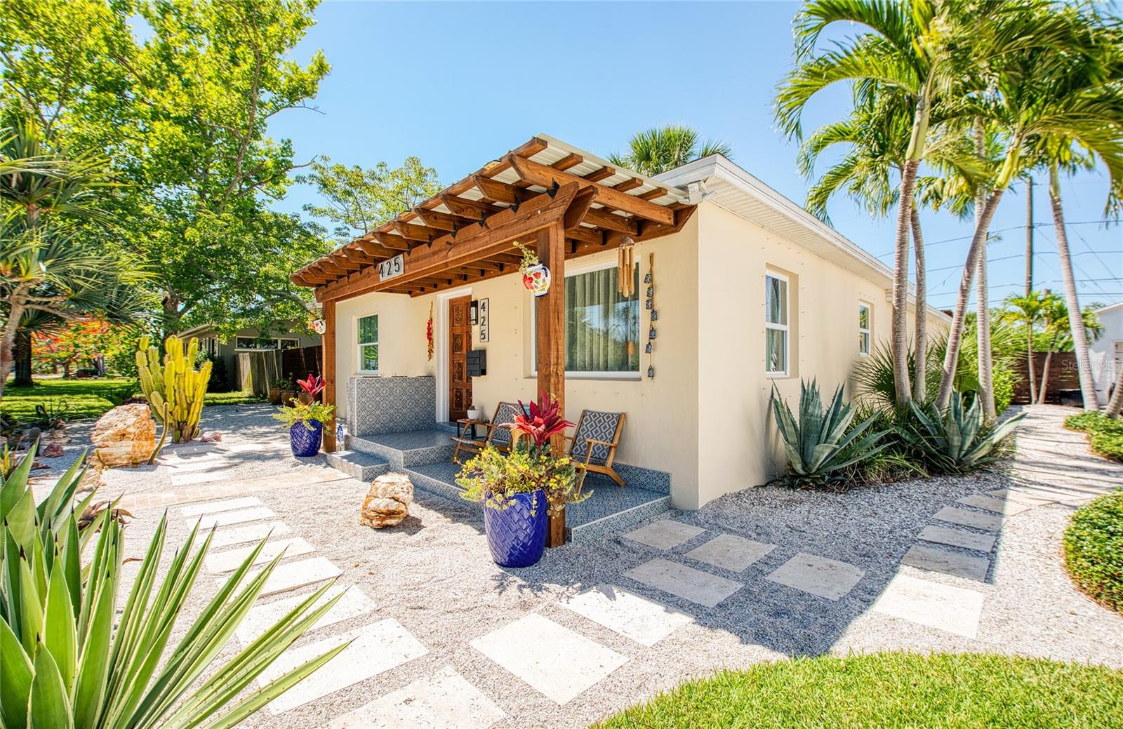 Single Family Residence em ST PETERSBURG, FL - Daniel Dourado