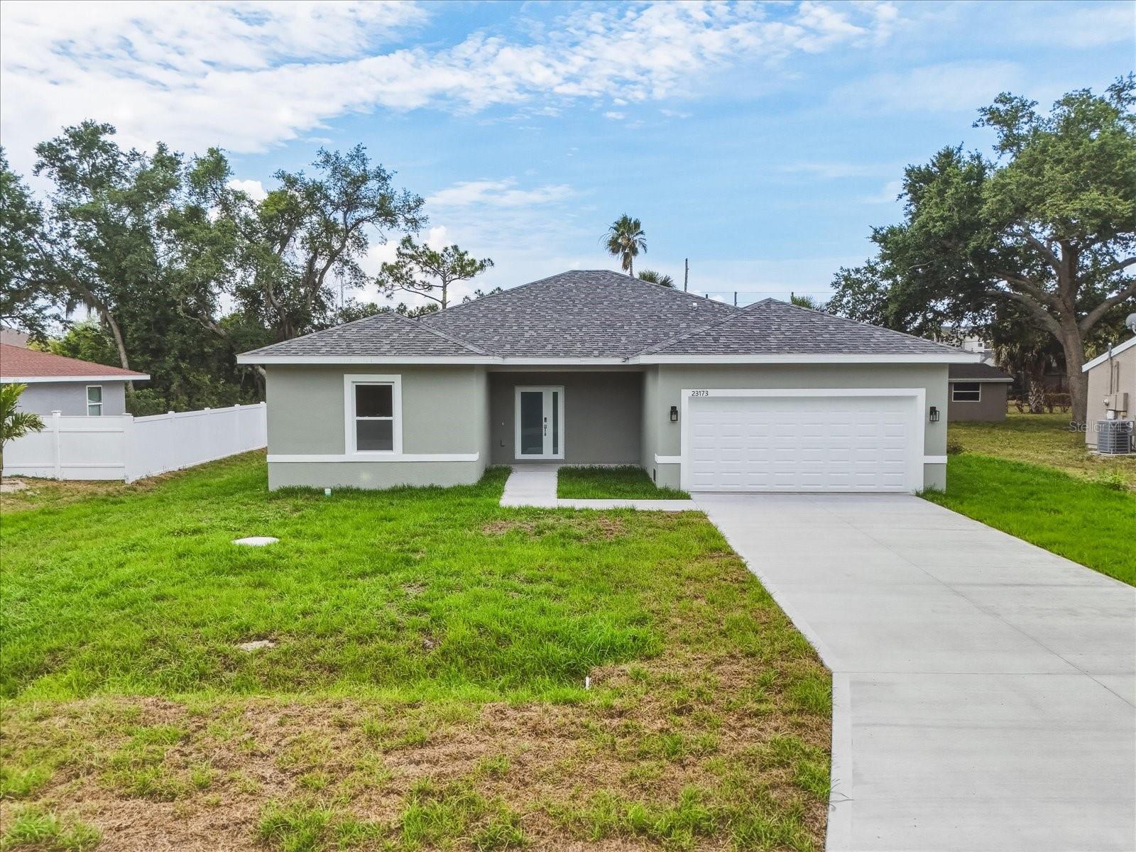 Single Family Residence in PUNTA GORDA, FL - Daniel Dourado