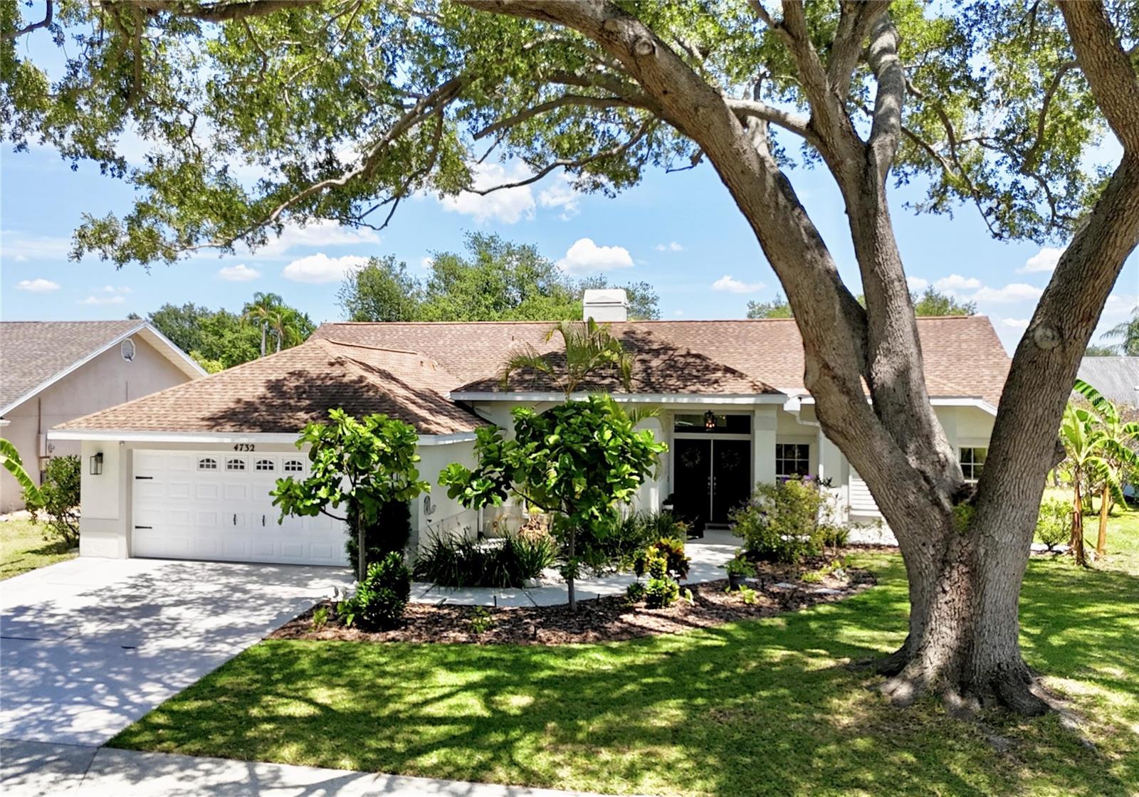 Single Family Residence in SARASOTA, FL - Daniel Dourado