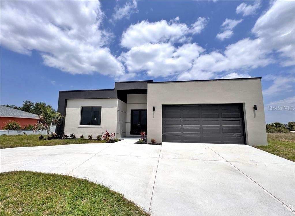 Single Family Residence em CAPE CORAL, FL - Daniel Dourado