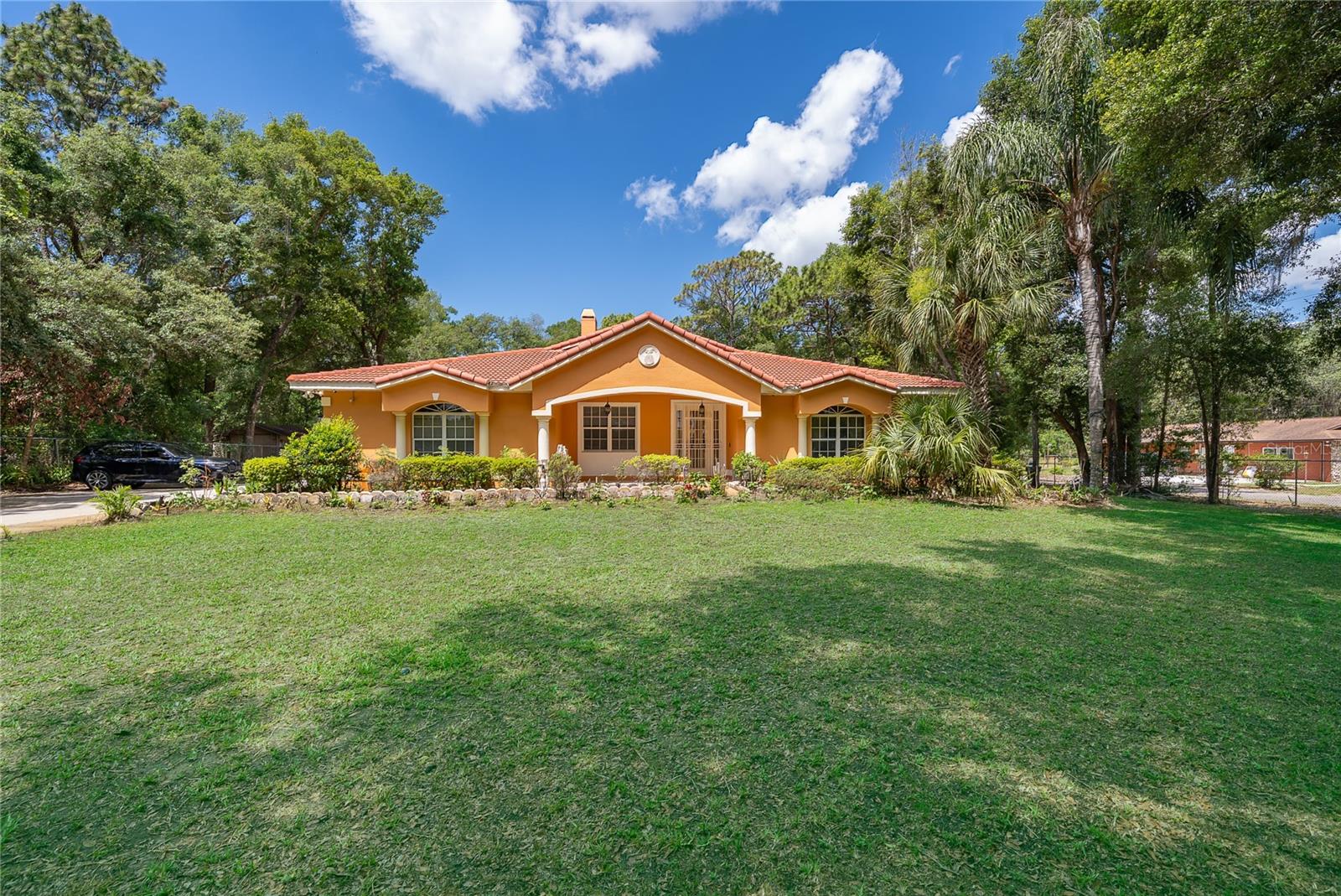Single Family Residence in ORLANDO, FL - Daniel Dourado
