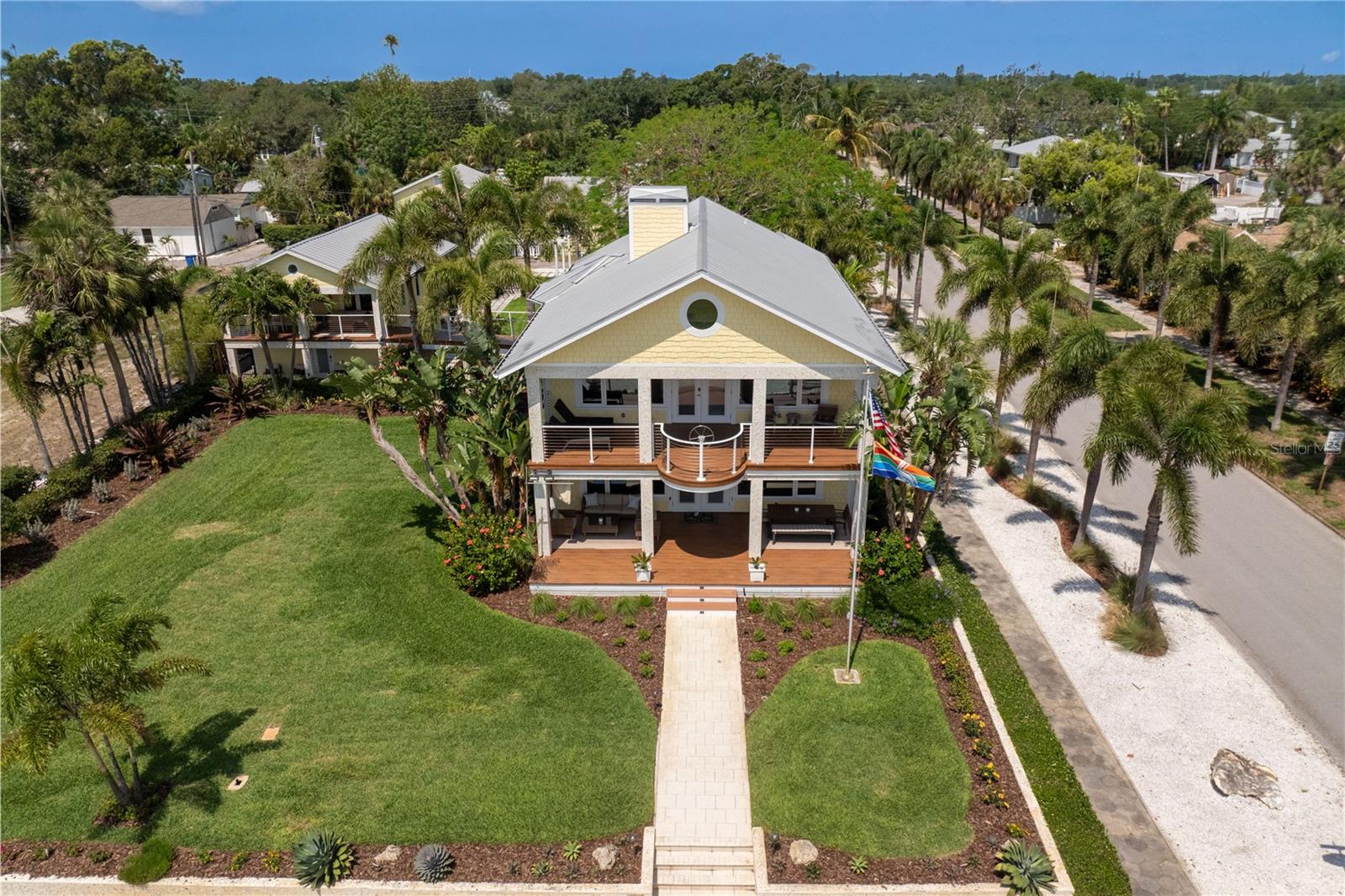 Single Family Residence em ST PETERSBURG, FL - Daniel Dourado