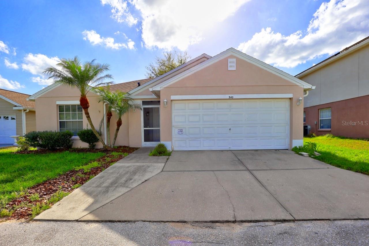 Single Family Residence in DAVENPORT, FL - Daniel Dourado