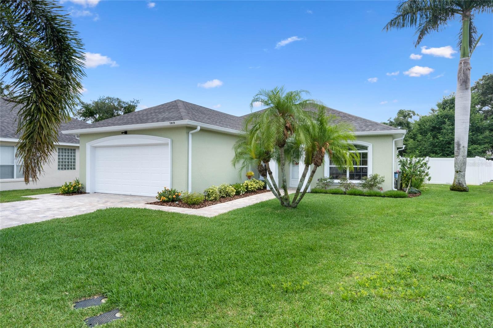 Single Family Residence in WINTER HAVEN, FL - Daniel Dourado