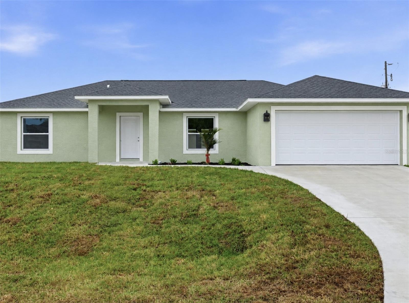 Single Family Residence in PORT CHARLOTTE, FL - Daniel Dourado