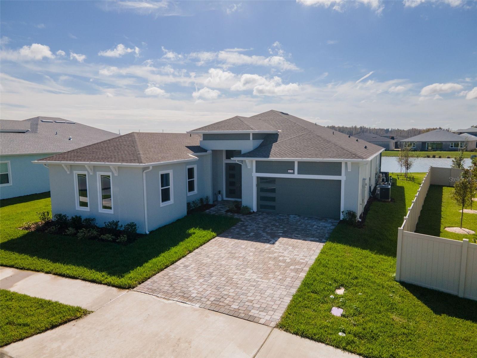 Single Family Residence in WESLEY CHAPEL, FL - Daniel Dourado