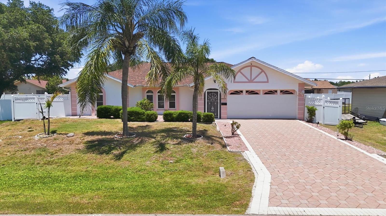 Single Family Residence in PORT CHARLOTTE, FL - Daniel Dourado