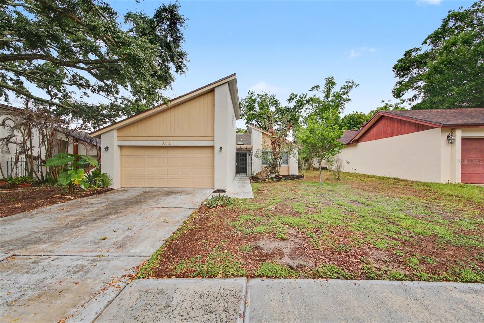 Single Family Residence in ORLANDO, FL - Daniel Dourado