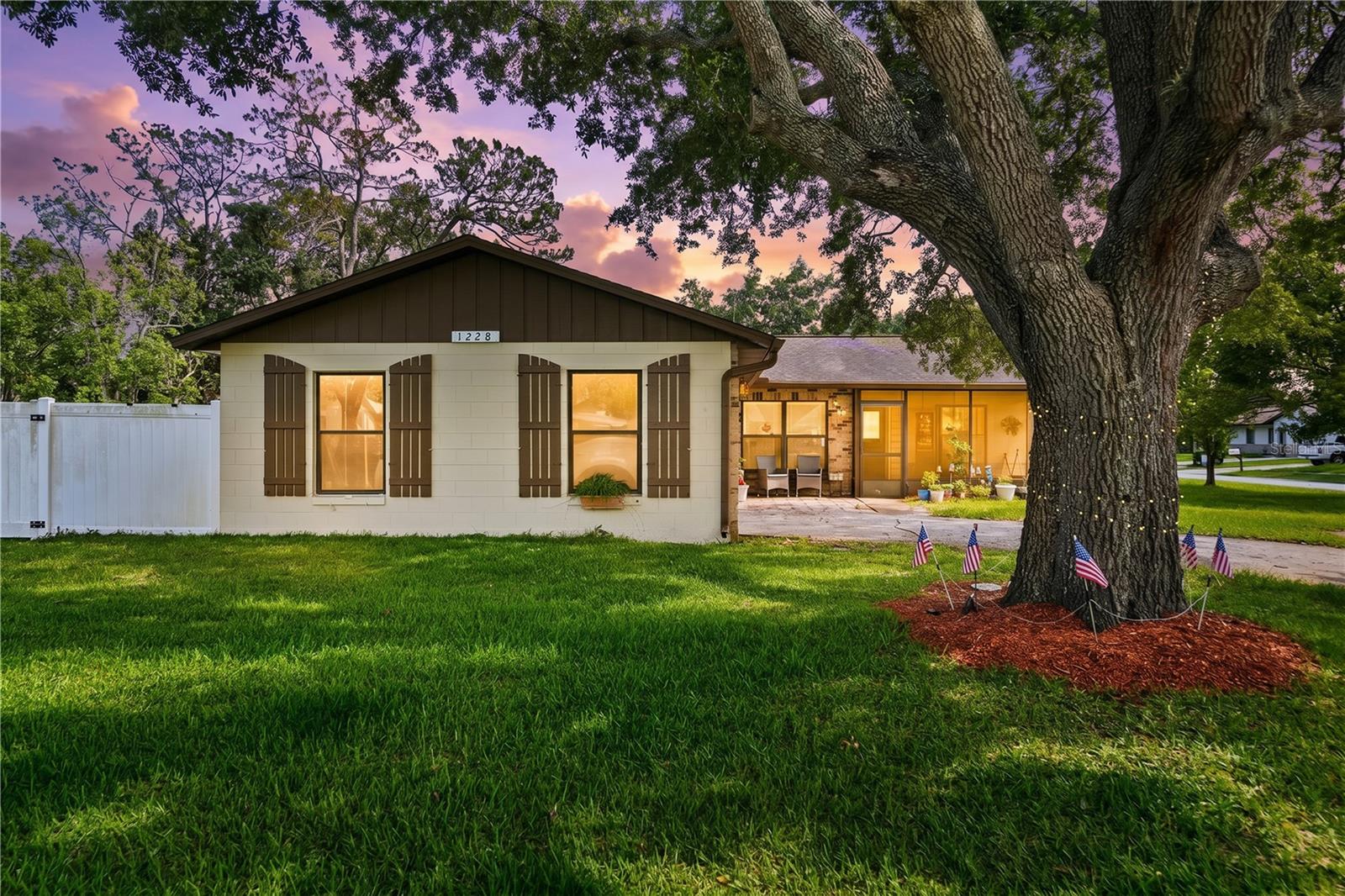 Single Family Residence em PORT ORANGE, FL - Daniel Dourado