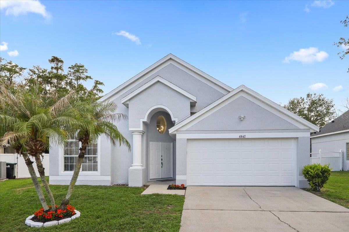 Single Family Residence in ORLANDO, FL - Daniel Dourado