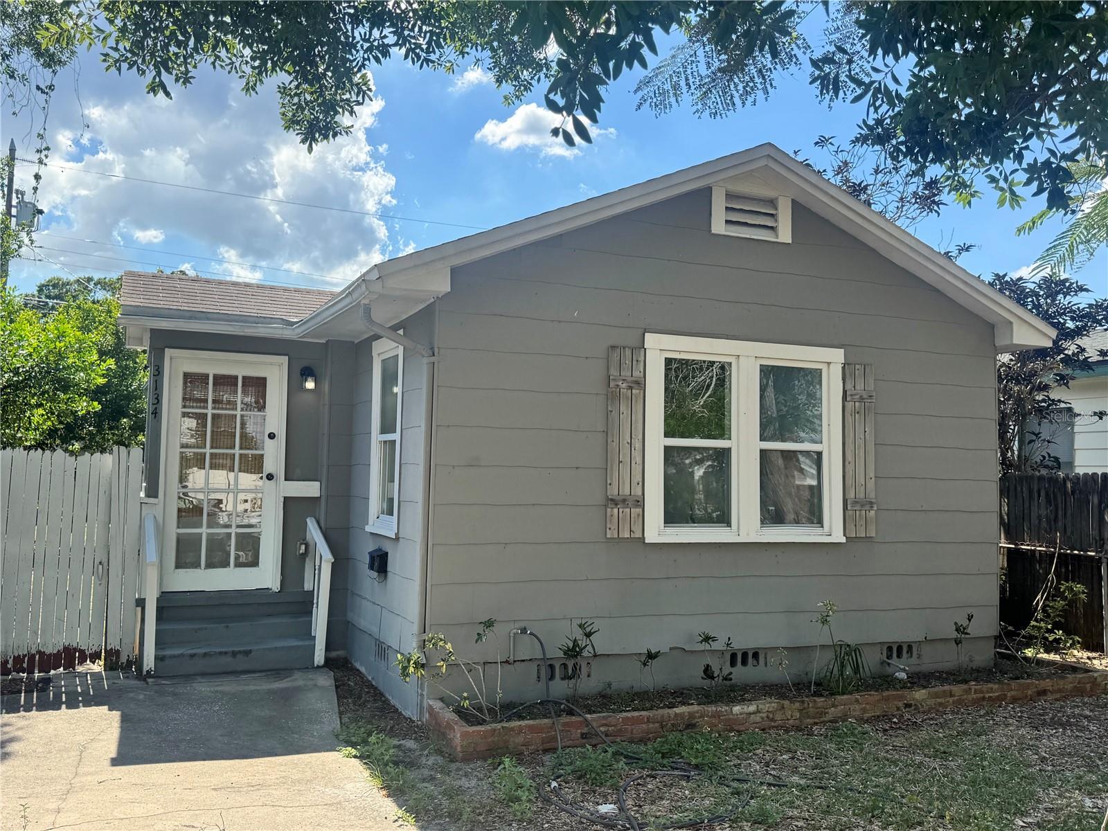Single Family Residence em ST PETERSBURG, FL - Daniel Dourado