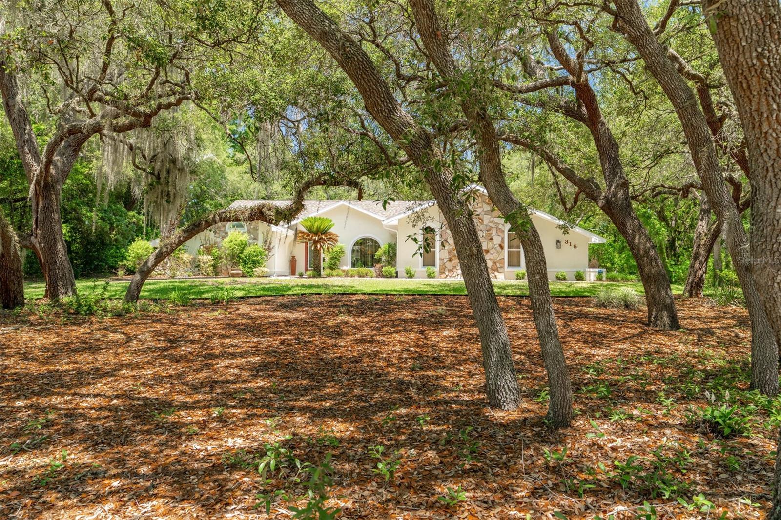 Single Family Residence in HERNANDO, FL - Daniel Dourado