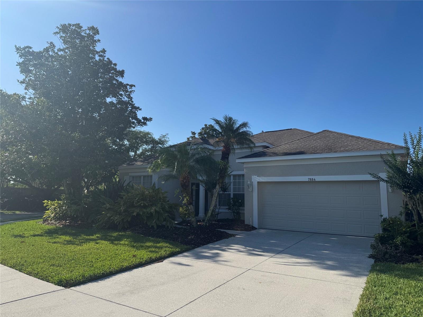 Single Family Residence in SARASOTA, FL - Daniel Dourado