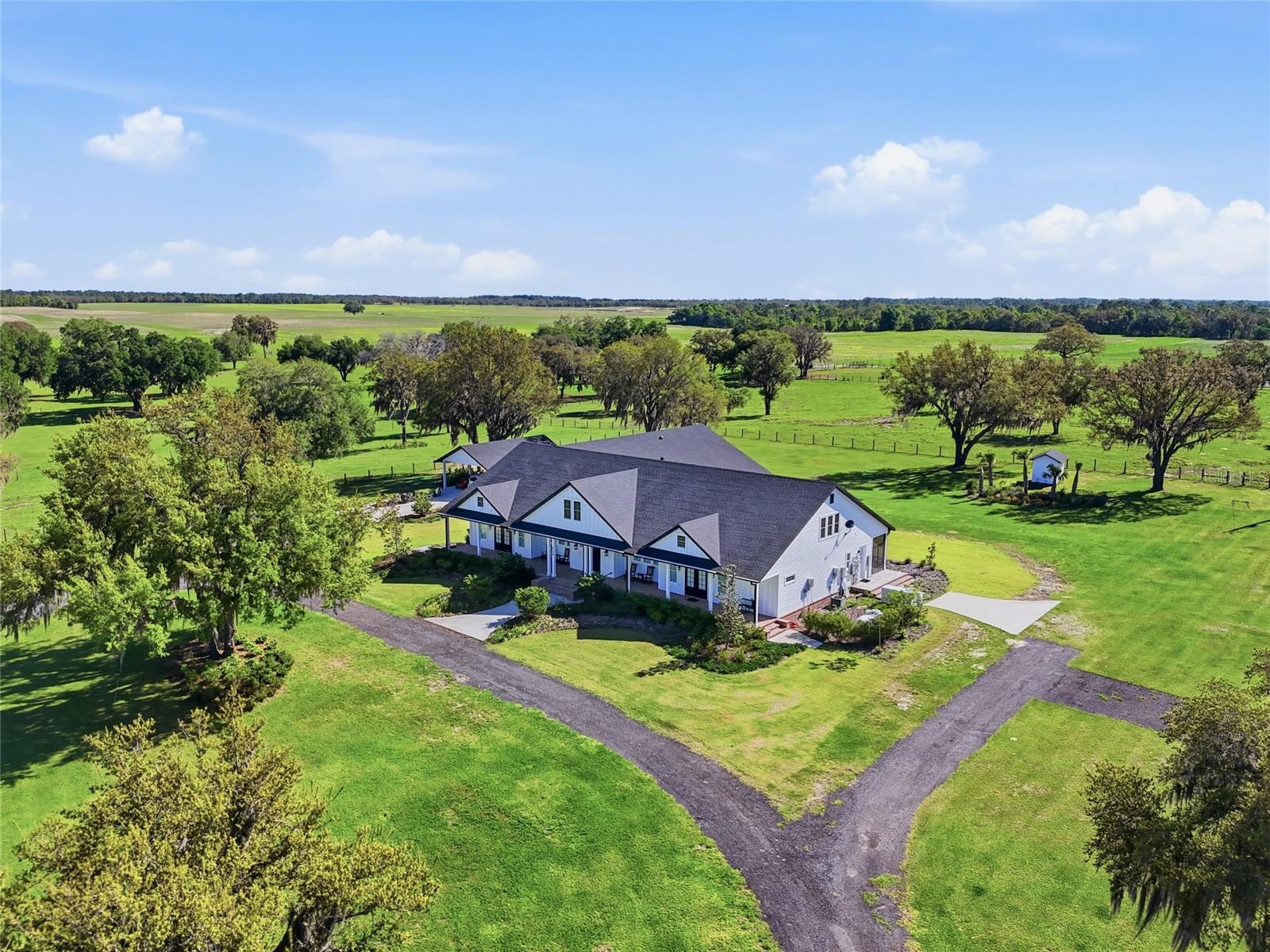 Single Family Residence in BRONSON, FL - Daniel Dourado