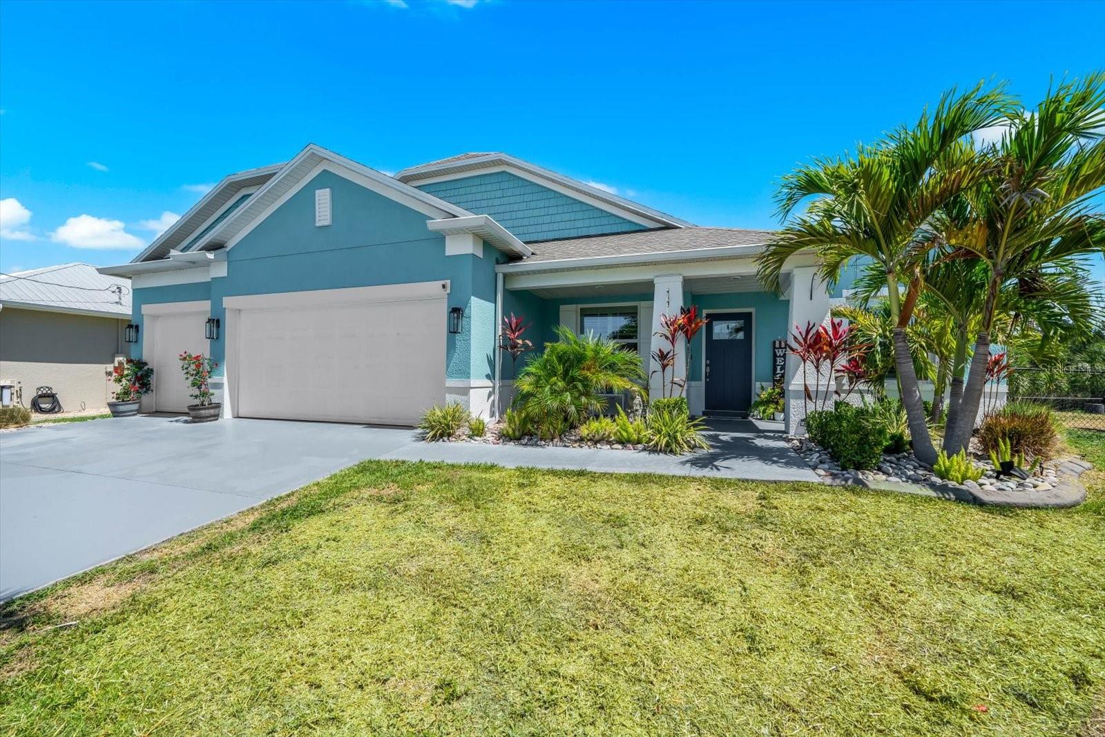 Single Family Residence in PORT CHARLOTTE, FL - Daniel Dourado