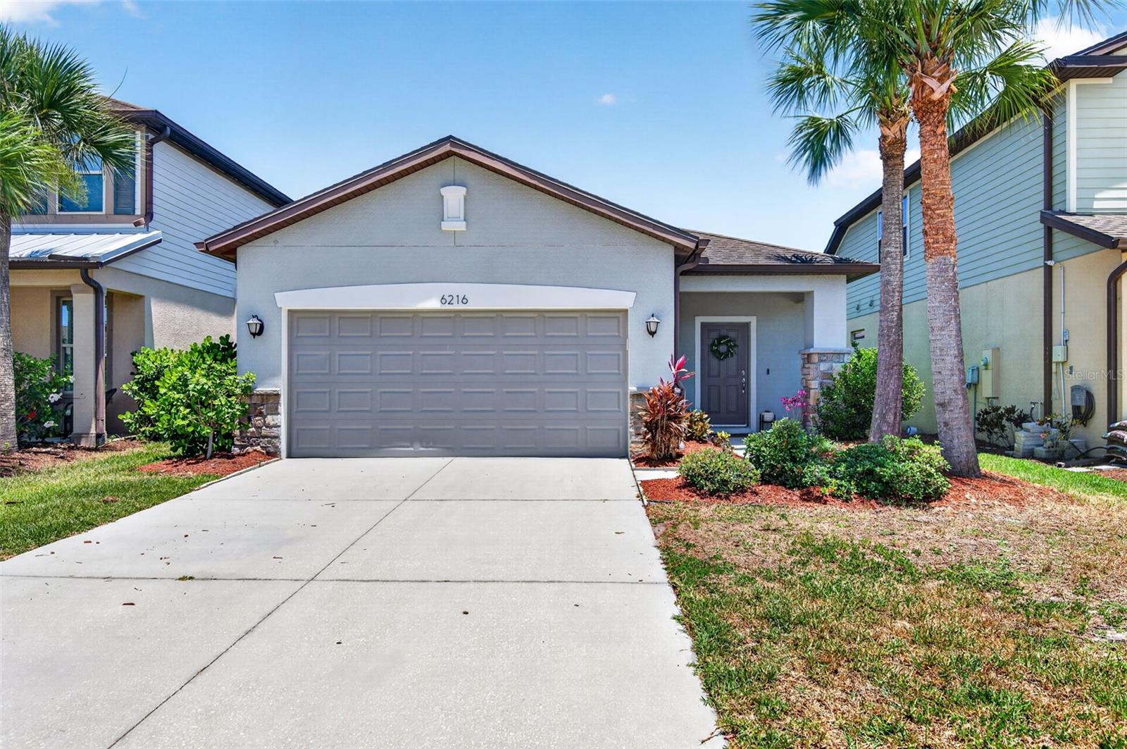 Single Family Residence in PALMETTO, FL - Daniel Dourado