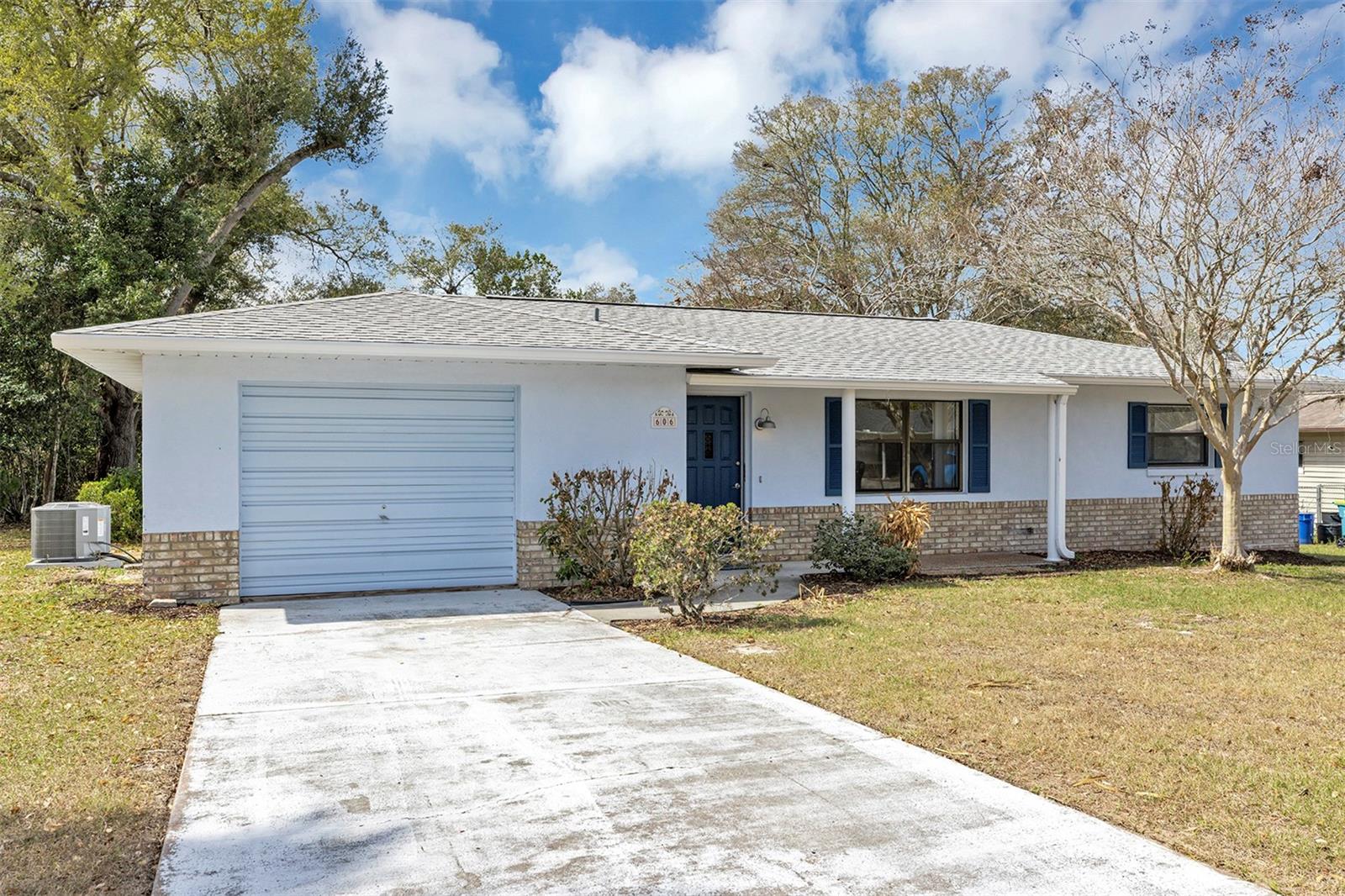 Single Family Residence em LADY LAKE, FL - Daniel Dourado