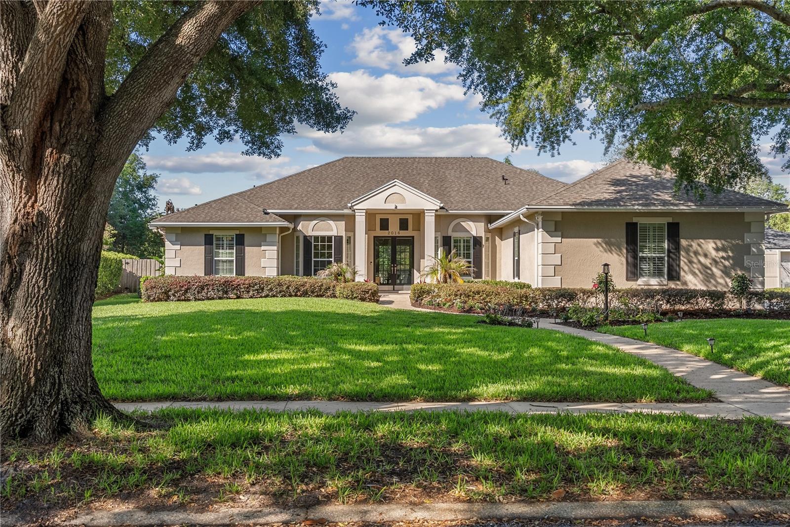 Single Family Residence in ORLANDO, FL - Daniel Dourado